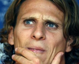 Forlan voit que ''Suarez manque au Barça''