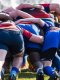 Ces rugbymen qui portent des personnes âgées après une panne d'ascenseur !