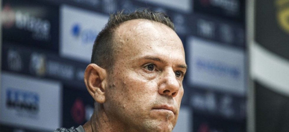 Santos (F) : Accusé de harcèlements sexuels, le coach revient dans l'indignation générale
