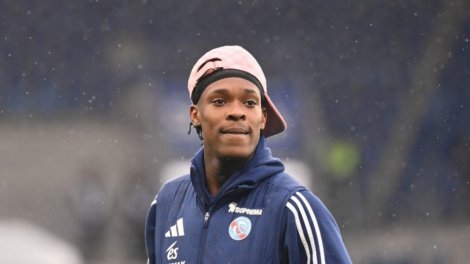 Emegha, delantero del Estrasburgo, suspendido por conducta inapropiada antes de fichar por Chelsea