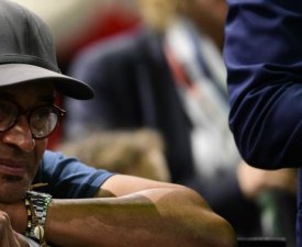 Noah attend un hommage à Roland-Garros