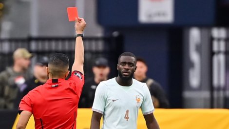 Blues: Ο Upamecano αποβλήθηκε… και αφέθηκε ελεύθερος