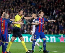 Arbitre du célèbre Barça-PSG de 2017, Aytekin va prendre sa retraite