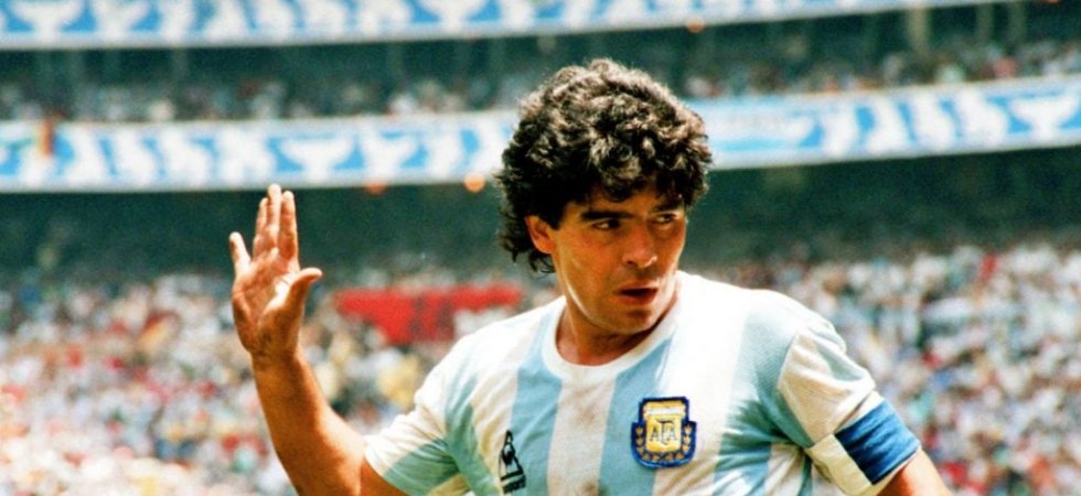 La vente du ballon d'or de Maradona interdite par la justice