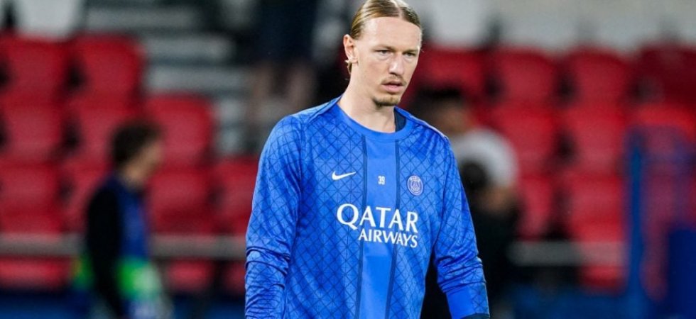 PSG : Un départ de Safonov n'est pas à exclure
