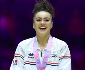 Gymnastique : Devillard en bronze au saut de cheval