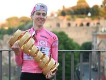 Pogacar, un maillot rose indiscutable Pogacar, un maillot rose indiscutable