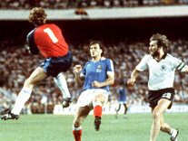 RFA-France (3-3, 5-4 aux t.a.b.) en 1982 RFA-France (3-3, 5-4 aux t.a.b.) en 1982