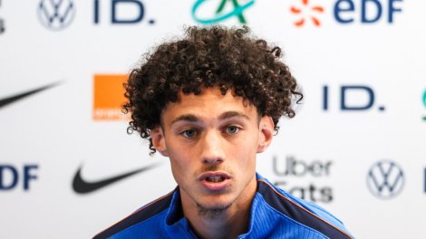 Bleus : Akliouche refuse de parler du PSG
