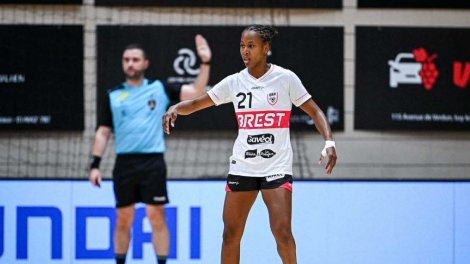 Brest : Laura Kanor al silbato para arbitrar su primer partido