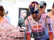 4e étape : Le peloton face à la chaleur 4e étape : Le peloton face à la chaleur