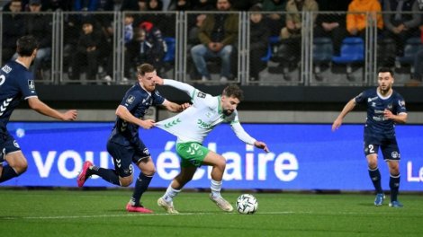 Ligue 2 (J16) : Sans inspiration, Saint-Étienne s'incline à Dunkerque