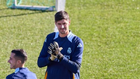 Courtois Hints at Belgium Return, But Future Depends on Tedesco - News Directory 3