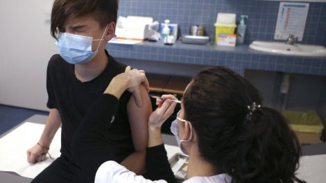 Vaccination des enfants : feu vert de la HAS pour un élargissement des compétences aux infirmiers, pharmaciens et sages-femmes - Actu Orange