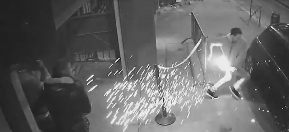 Images spectaculaires de l'explosion d'une batterie de cigarette électronique, 1 blessé