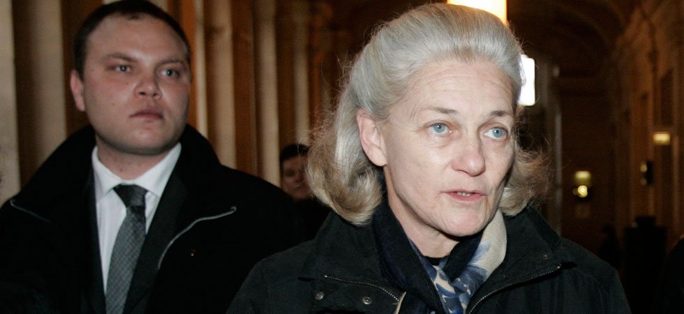 Voile : Elisabeth Badinter empêtrée dans un conflit d'intérêt