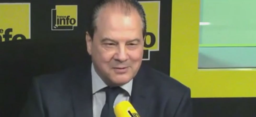 Cambadélis ridiculise Macron et son idée de porte-à-porte