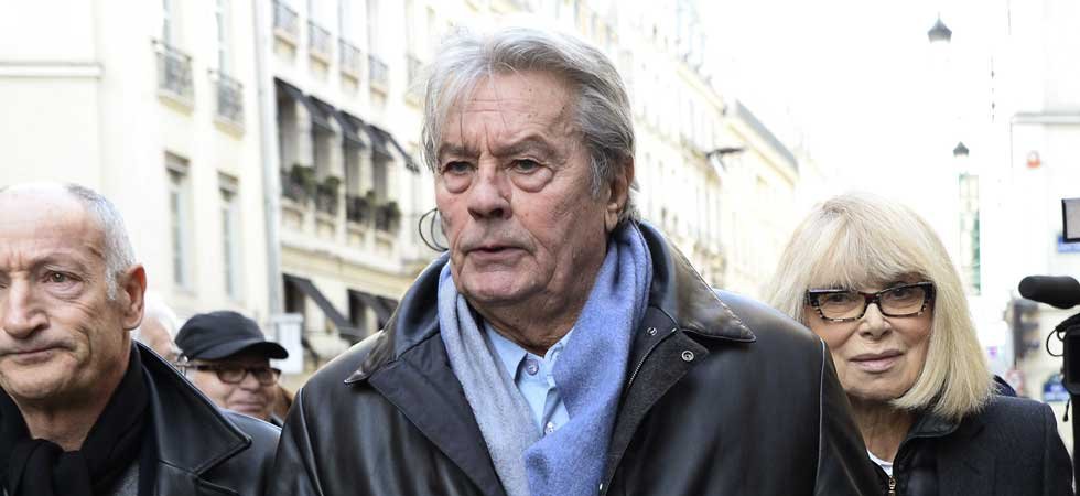 Alain Delon, "largué" par Nicolas Sarkozy, choisit Alain Juppé