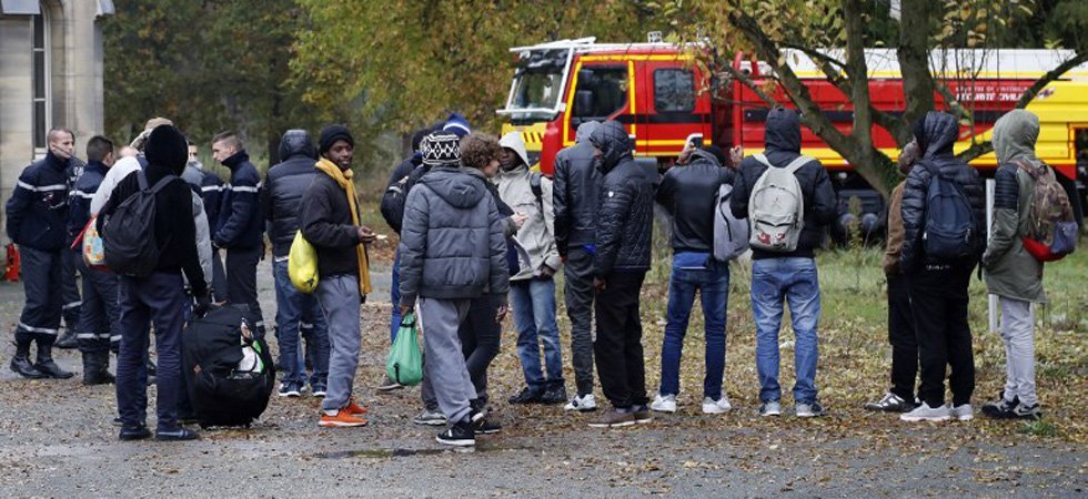 Camp de migrants : la stratégie des autorités est-elle la bonne?