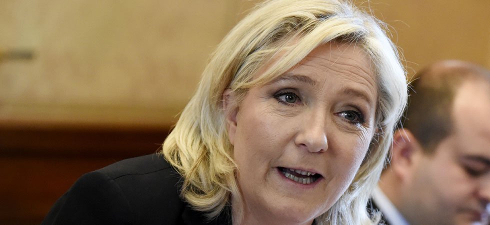 Loi Travail : pour Marine Le Pen, le gouvernement protège des