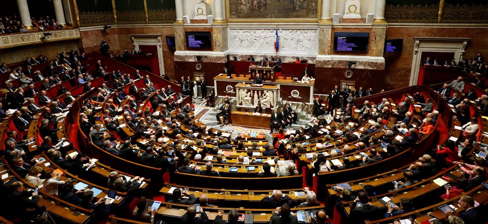 Emmanuel Macron a-t-il raison de réunir le Congrès à Versailles ?