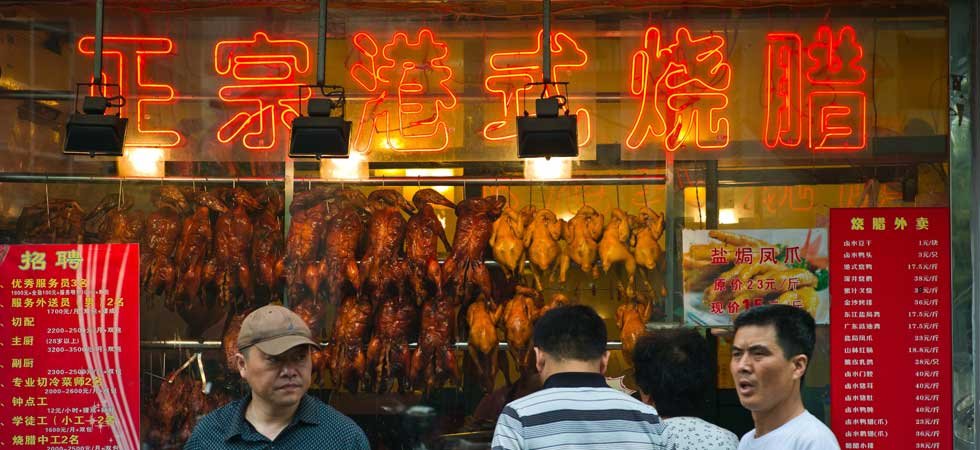Chine : un marchand de canards laqués meurt de la grippe aviaire