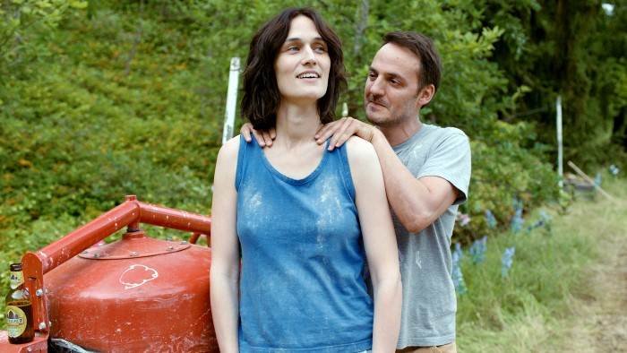 Diane a les épaules