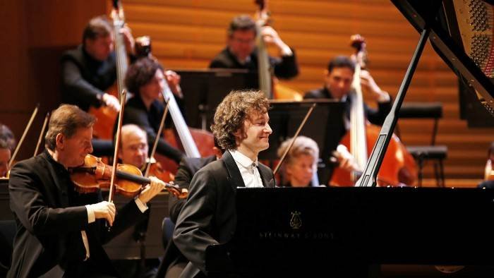 Herbert Blomstedt dirige Beethoven