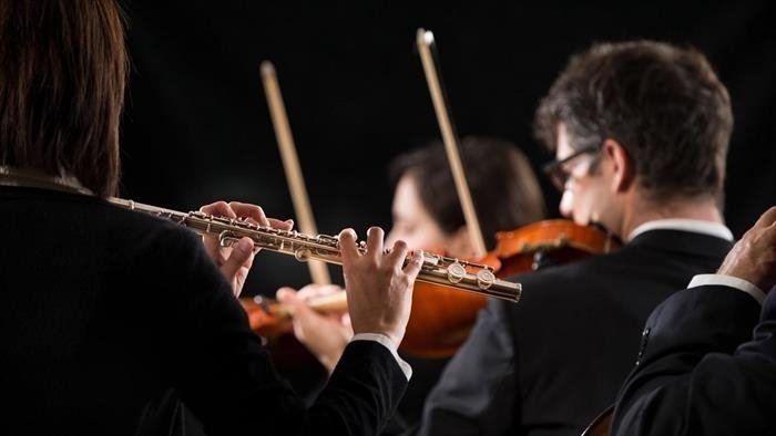 Jonathan Nott dirige Tchaïkovski, Moussorgski, Stravinsky