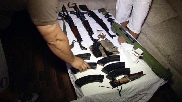 La route des armes : l'incroyable filière des kalachnikovs
