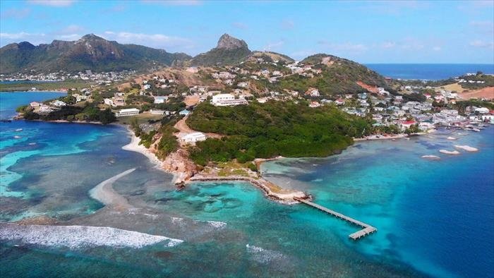 Vivre et travailler sur une île au soleil : des Français réalisent leur rêve !