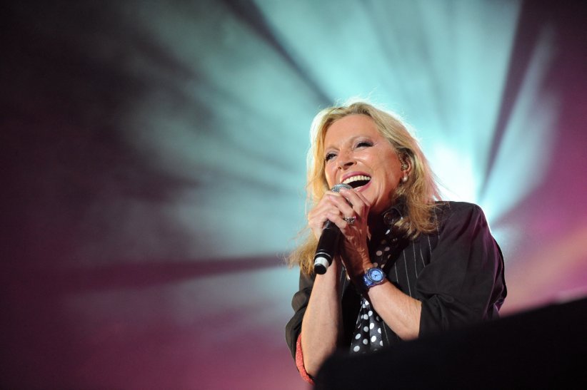 7 octobre 2005 : la chanteuse se livre avec "La Douceur du danger" 7 octobre 2005 : la chanteuse se livre avec "La Douceur du danger"
