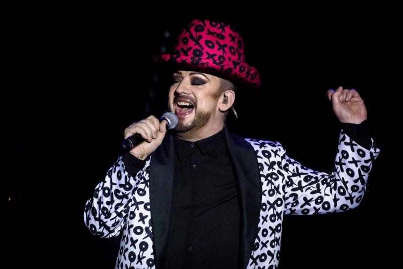 Boy George s'est abîmé les cordes vocales Boy George s'est abîmé les cordes vocales