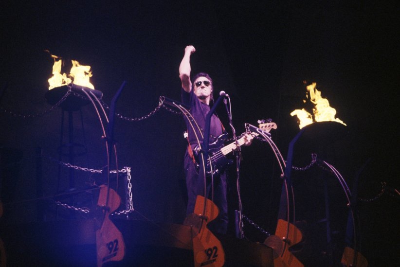 Roger Waters joue The Wall en live à Berlin en 1990 Roger Waters joue The Wall en live à Berlin en 1990