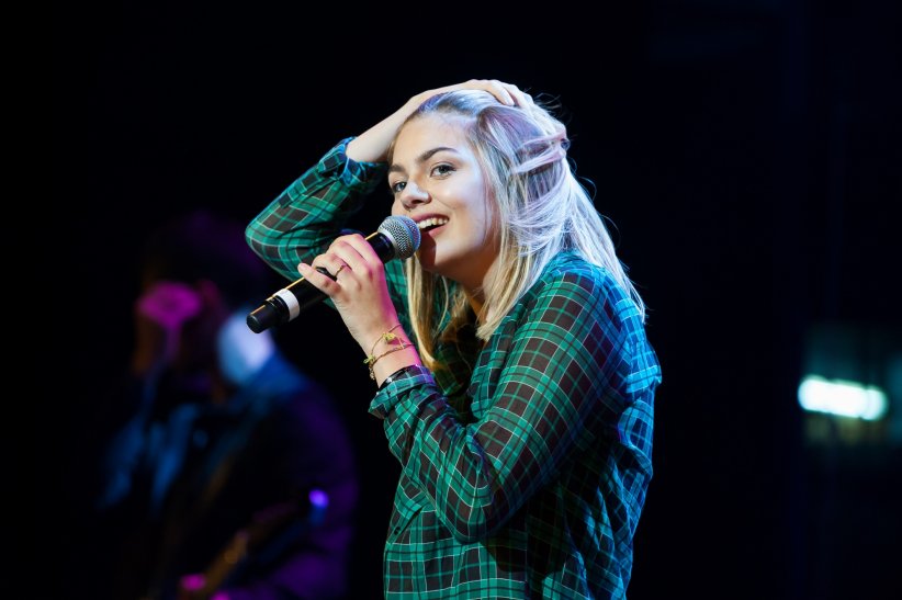 Louane : les bananes Louane : les bananes