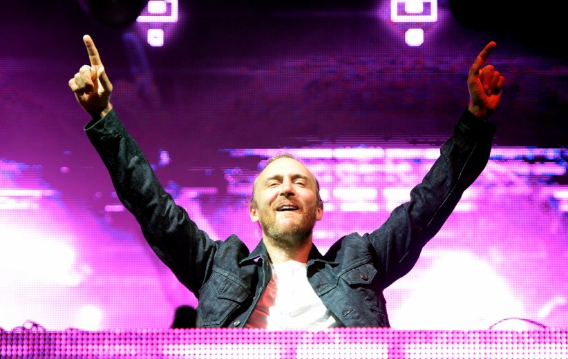 David Guetta : collaborer pour mieux régner en été David Guetta : collaborer pour mieux régner en été