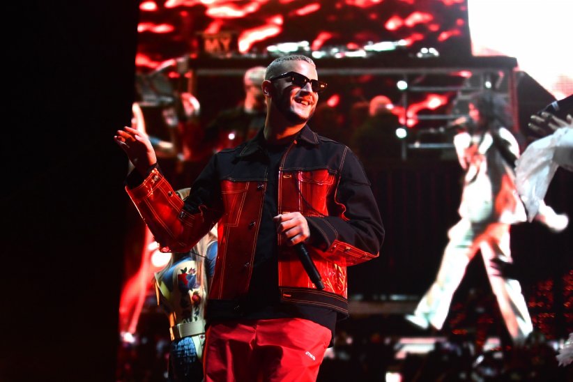 "Loco Contigo" - DJ Snake, J Balvin, Tyga "Loco Contigo" - DJ Snake, J Balvin, Tyga