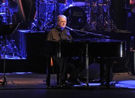 Brian Wilson demande aux fans des Beach Boys de boycotter son groupe