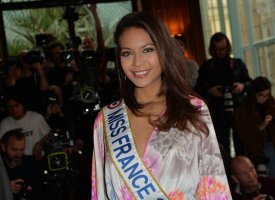Vaimalama Chaves, Miss France 2019, plancherait sur son premier album
