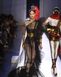 Jean Paul Gaultier s'offre Miss Univers pour son défilé Haute Couture
