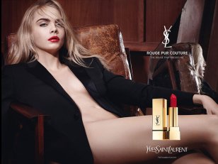 Cara Delevingne, presque nue pour la nouvelle campagne Yves Saint Laurent