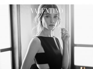 Astrid Bergès-Frisbey, superbe égérie du parfum Valentino &quot;Donna&quot;