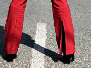 Qu'est-ce que le split pant, ce pantalon tendance que l'on voit partout ?