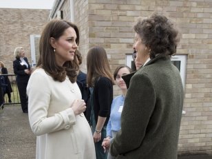 Kate Middleton : son manteau de grossesse à moins de 80 euros