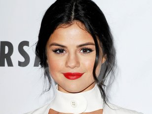 Selena Gomez, mise en beauté glamour lors du gala Spirit Of Life