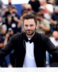 Pio Marmaï à Cannes : "Macron, j'aimerais lui péter la gueule"