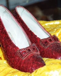 Le Magicien d'Oz : les chaussures rouges de Dorothy en danger !