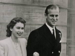 Prince Philip : 3 représentations du grand amour d'Elizabeth II à l'écran