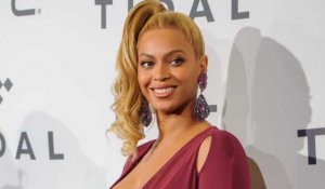 Beyoncé chante au gala de charité de l'école de Blue Ivy