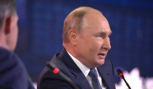 Vladimir Poutine participe à la session plénière du Forum économique de Vladivostok